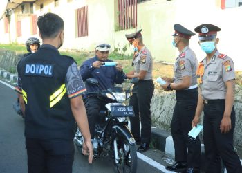 SPN PMJ Bagikan Masker Gratis, Warga Terdampak Abu Vulkanik Terbantu